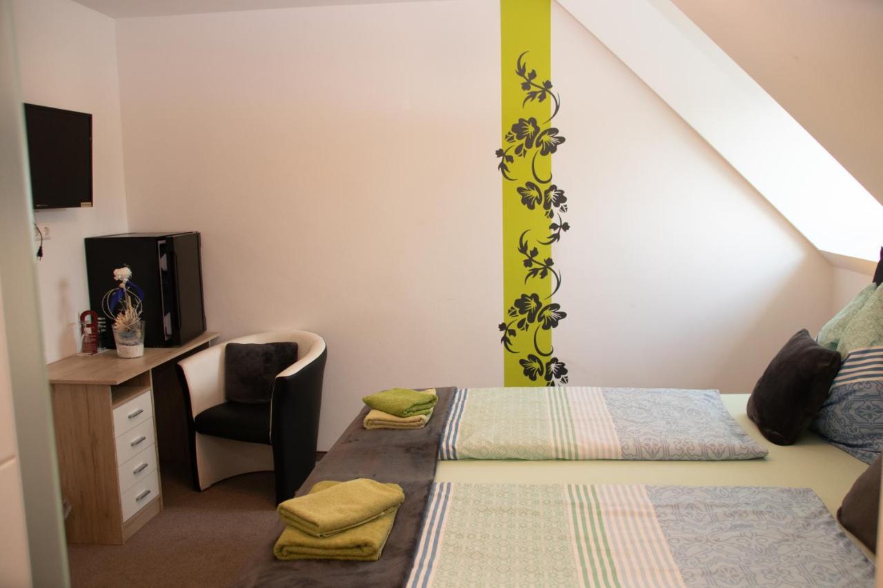 Die Schlafstube - Bed & Breakfast Zeltweg Exterior foto