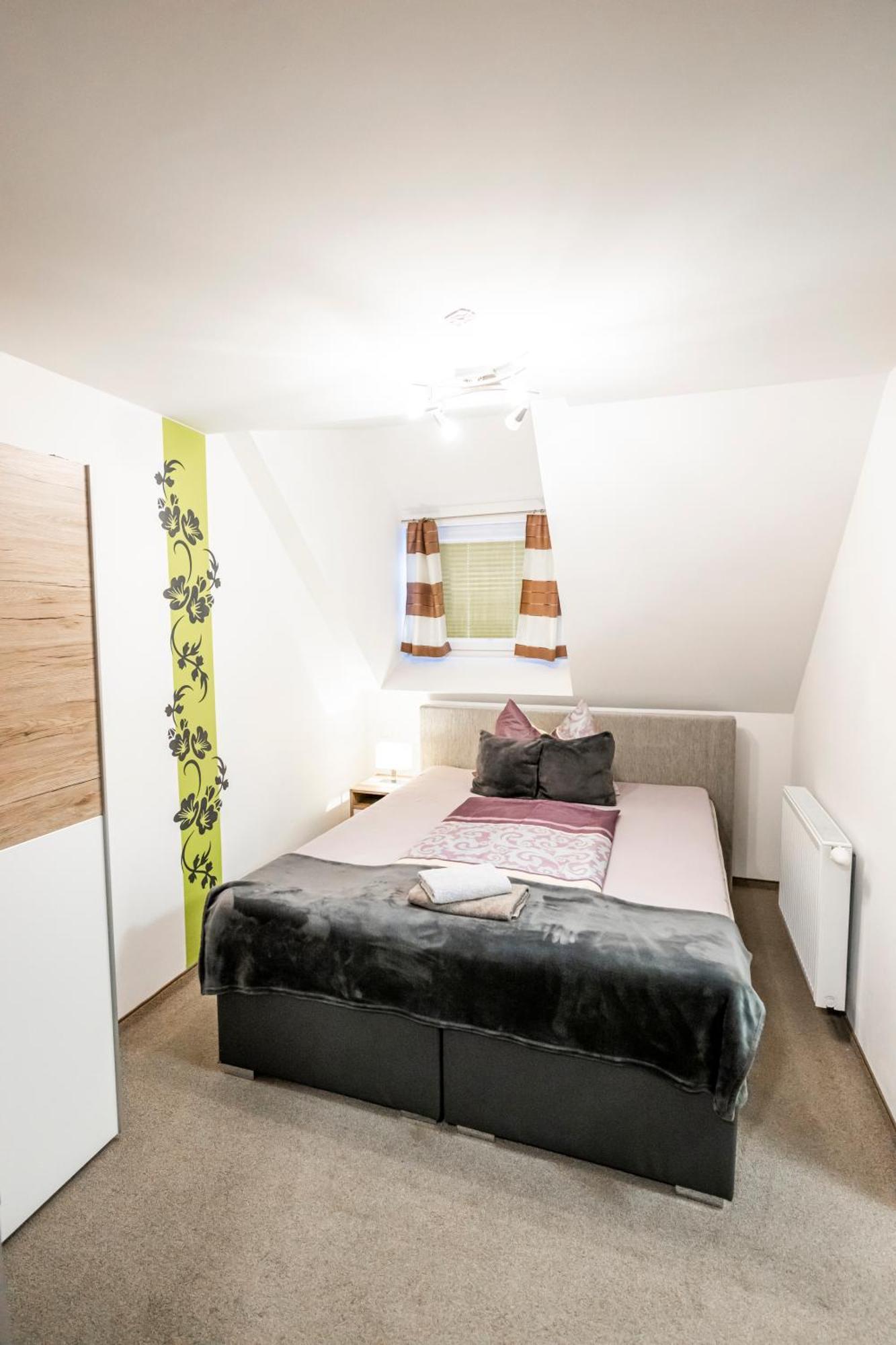 Die Schlafstube - Bed & Breakfast Zeltweg Exterior foto