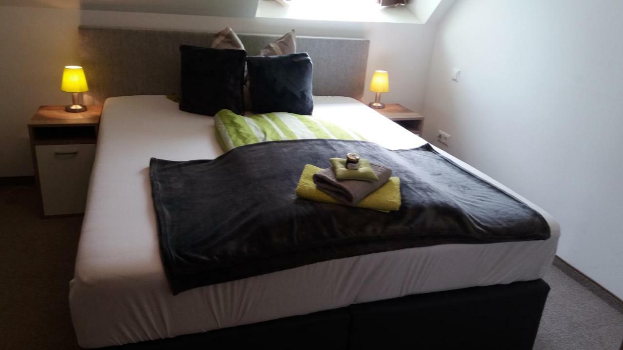 Die Schlafstube - Bed & Breakfast Zeltweg Exterior foto